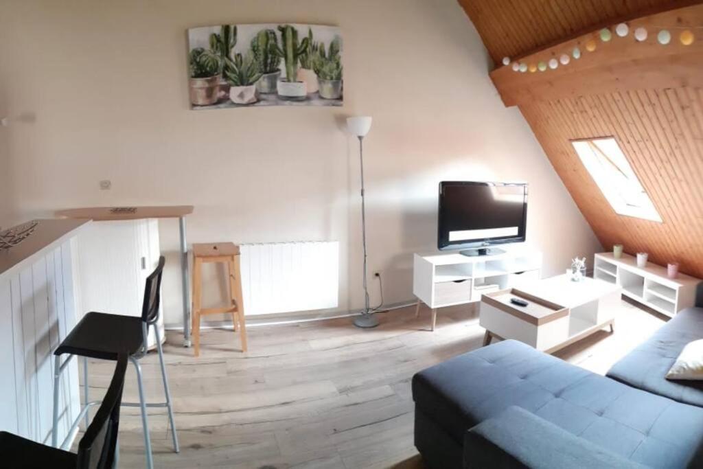Duplex Au Centre Ville, Dans Cour Interieure Calme Dole Luaran gambar