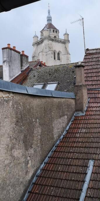 Duplex Au Centre Ville, Dans Cour Interieure Calme Dole Luaran gambar